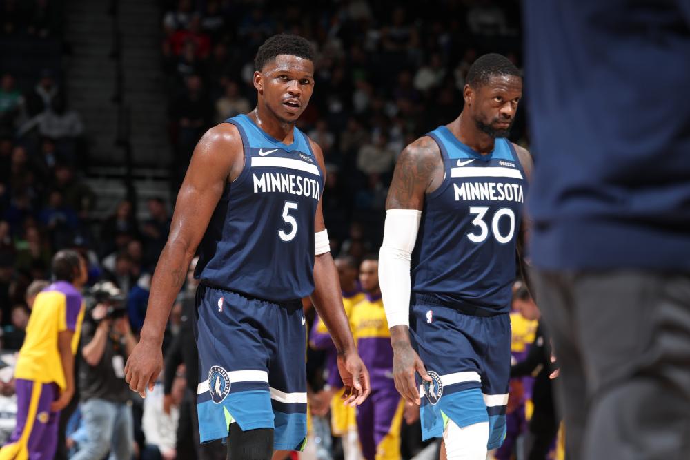 更是在寒冷 更是在寒冷