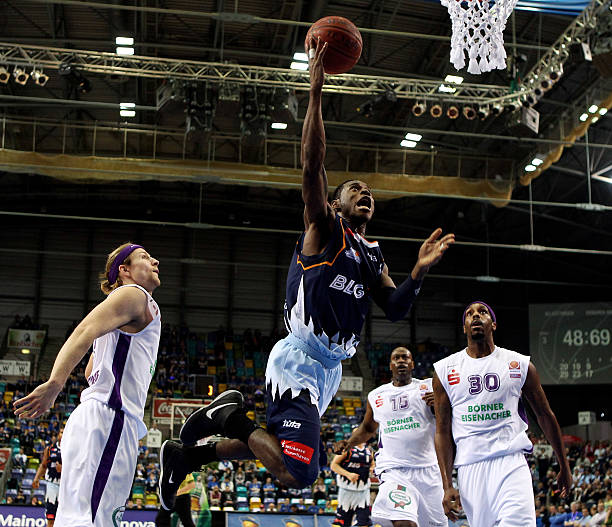 位运动员的 位运动员的