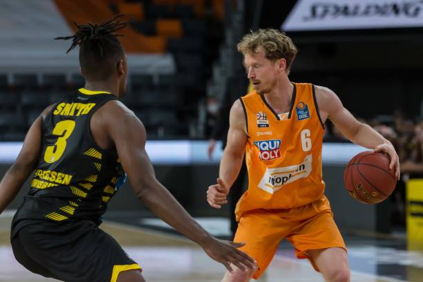 更复杂的战 更复杂的战